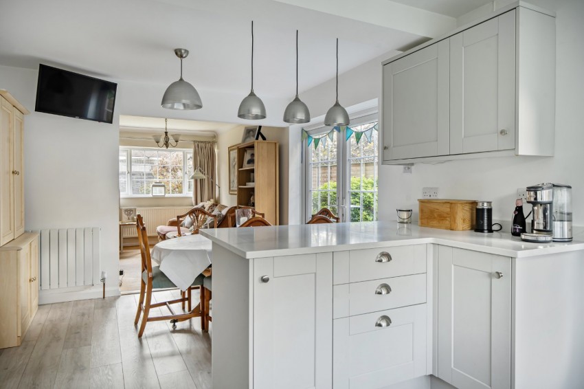 Images for Flackwell Heath, High Wycombe, Buckinghamshire EAID:2640919782 BID:FHH