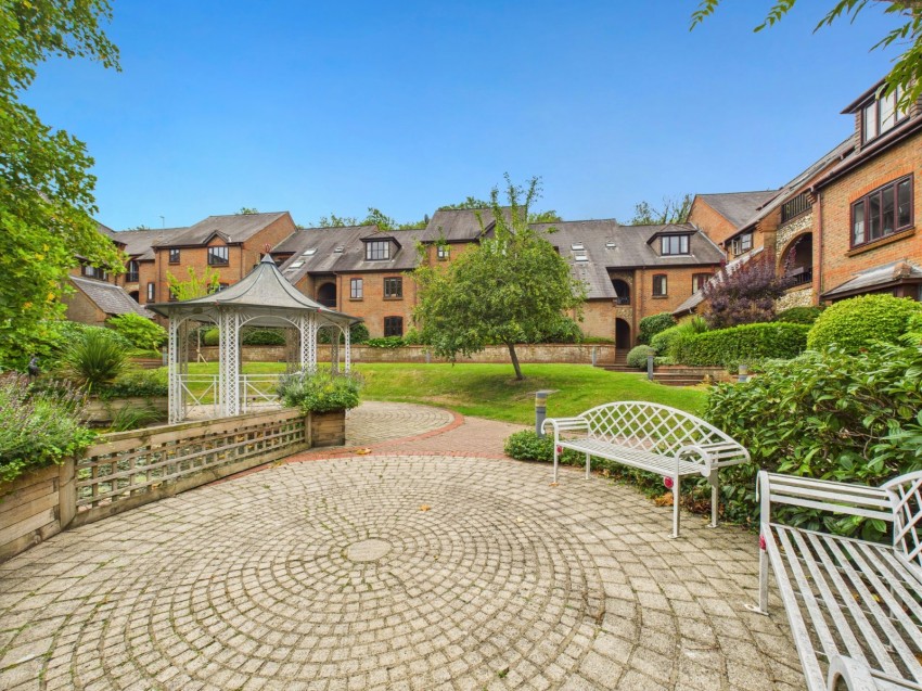 Images for High Wycombe, Buckinghamshire EAID:2640919782 BID:FHH