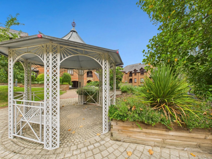 Images for High Wycombe, Buckinghamshire EAID:2640919782 BID:FHH