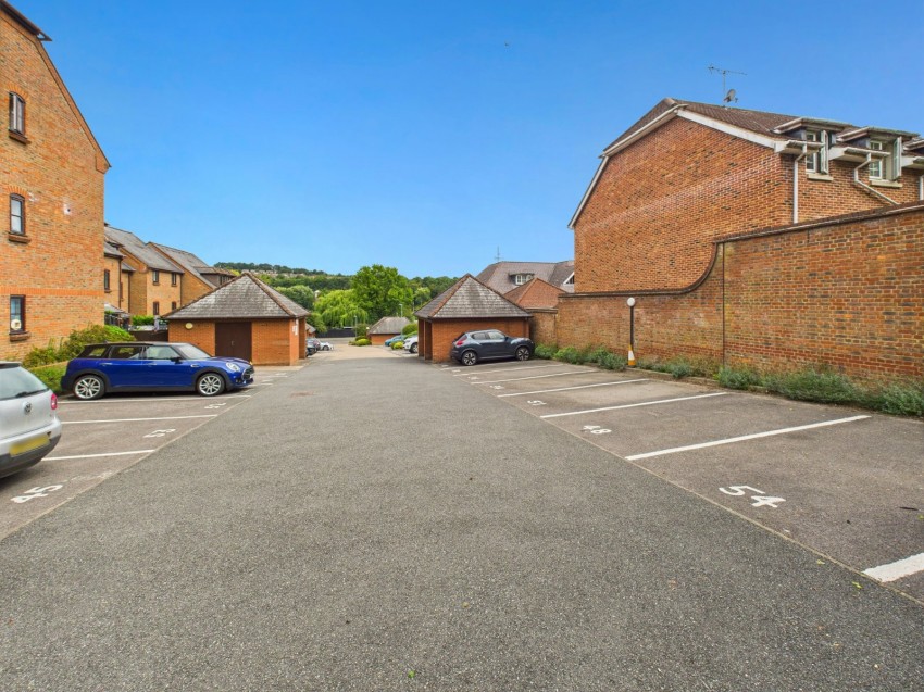 Images for High Wycombe, Buckinghamshire EAID:2640919782 BID:FHH