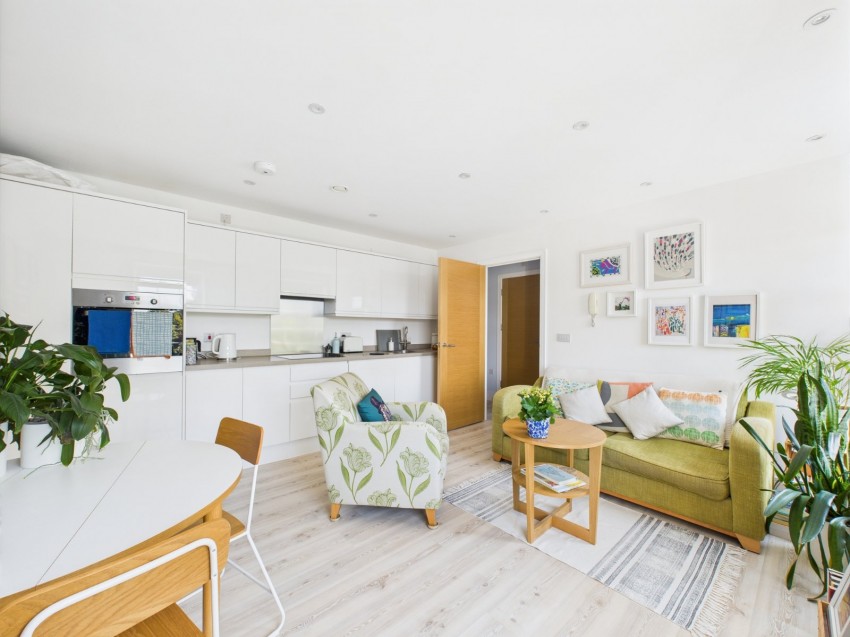 Images for Loudwater, High Wycombe, Buckinghamshire EAID:2640919782 BID:FHH