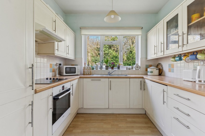 Images for Flackwell Heath, High Wycombe, Buckinghamshire EAID:2640919782 BID:FHL