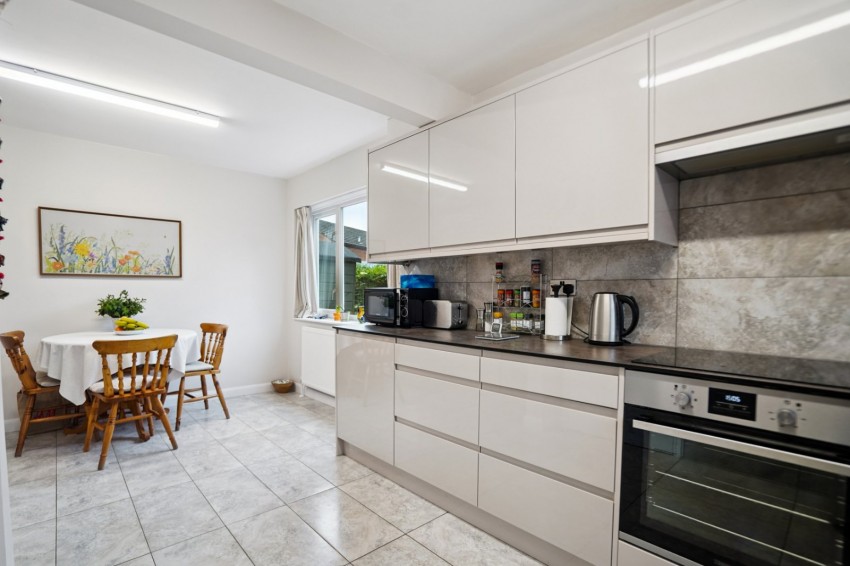 Images for Flackwell Heath, High Wycombe, Buckinghamshire EAID:2640919782 BID:FHH