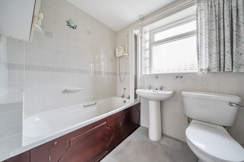 Images for Flackwell Heath, High Wycombe, Buckinghamshire EAID:2640919782 BID:FHH