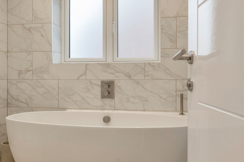 Images for Flackwell Heath, High Wycombe, Buckinghamshire EAID:2640919782 BID:FHH