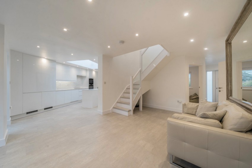 Images for Flackwell Heath, High Wycombe, Buckinghamshire EAID:2640919782 BID:FHH