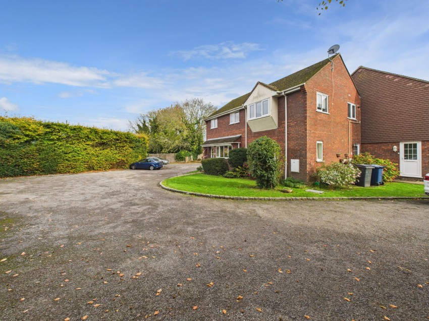 Images for The Common, Flackwell Heath, High Wycombe EAID:2640919782 BID:FHL