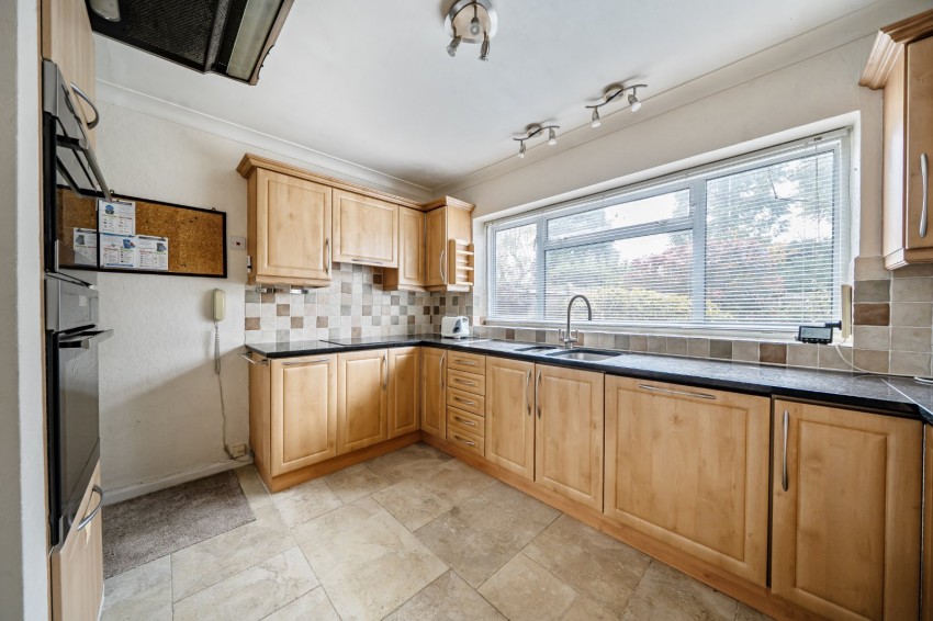 Images for Flackwell Heath, High Wycombe, Buckinghamshire EAID:2640919782 BID:FHH