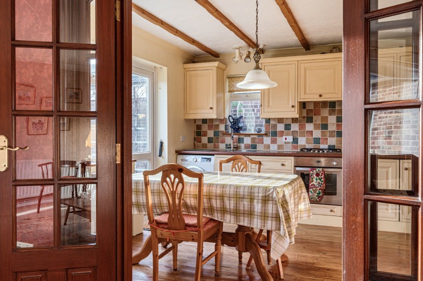 Images for Flackwell Heath, High Wycombe, Buckinghamshire EAID:2640919782 BID:FHH