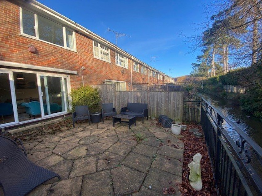 Images for Wooburn Green, High Wycombe, Buckinghamshire EAID:2640919782 BID:FHH