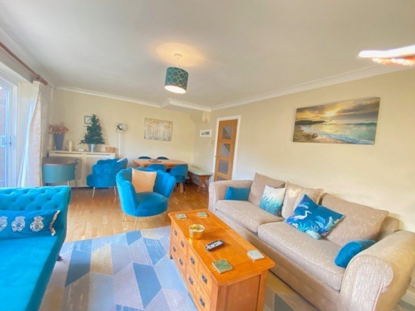 Images for Wooburn Green, High Wycombe, Buckinghamshire EAID:2640919782 BID:FHH