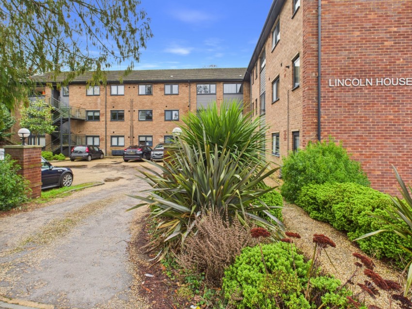 Images for Wooburn Green, High Wycombe, Buckinghamshire EAID:2640919782 BID:FHH