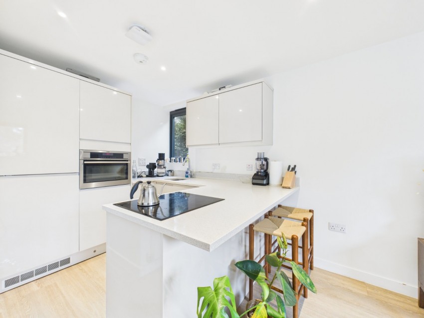 Images for Wooburn Green, High Wycombe, Buckinghamshire EAID:2640919782 BID:FHH