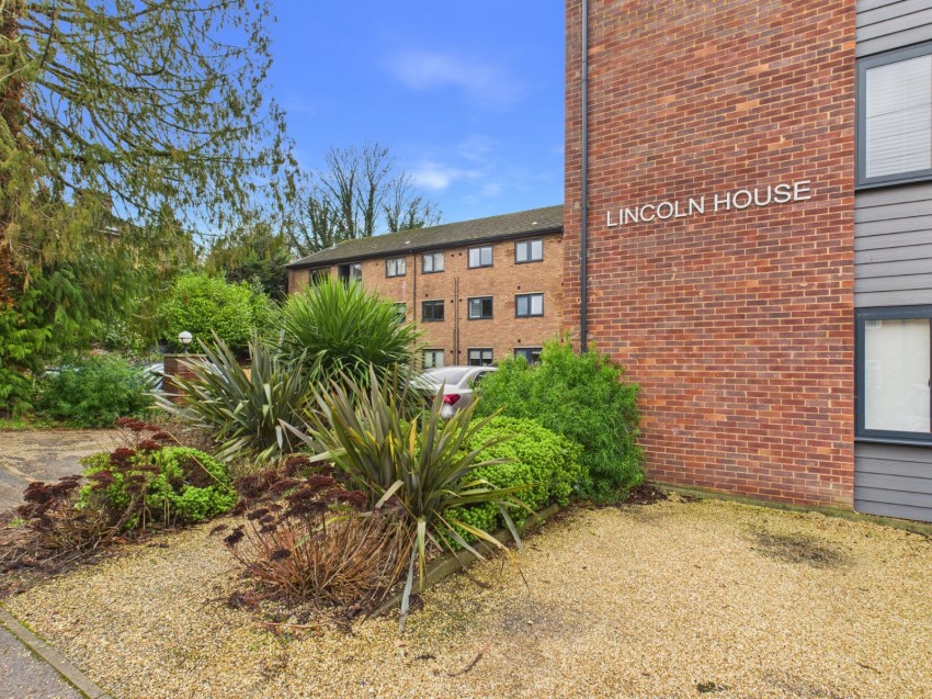 Images for Wooburn Green, High Wycombe, Buckinghamshire EAID:2640919782 BID:FHH