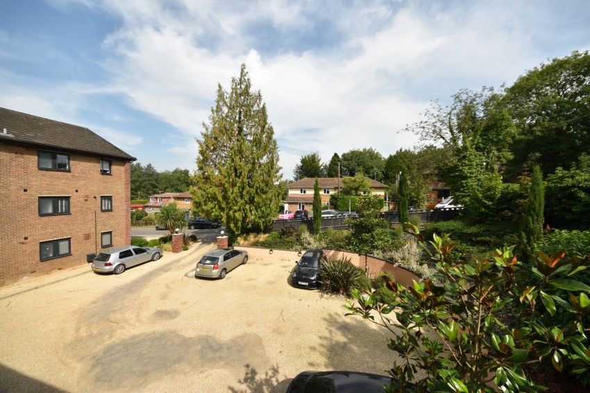 Images for Wooburn Green, High Wycombe, Buckinghamshire EAID:2640919782 BID:FHH