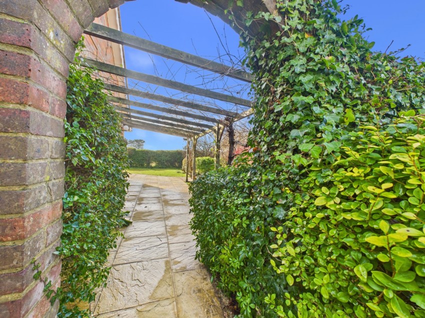 Images for Flackwell Heath, High Wycombe, Buckinghamshire EAID:2640919782 BID:FHH