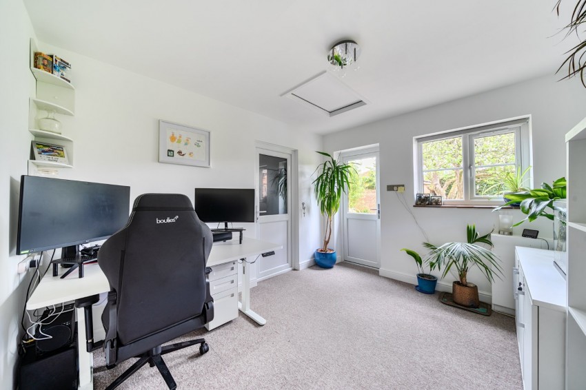 Images for Flackwell Heath, High Wycombe, Buckinghamshire EAID:2640919782 BID:FHH