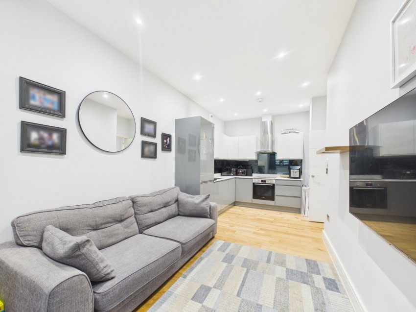 Images for Loudwater, High Wycombe, Buckinghamshire EAID:2640919782 BID:FHH