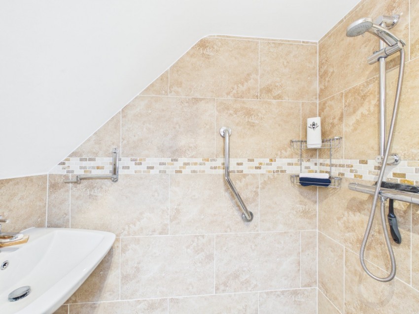 Images for Wooburn Green, High Wycombe, Buckinghamshire EAID:2640919782 BID:FHH