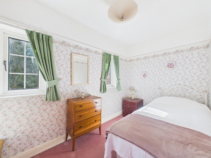 Images for Wooburn Green, High Wycombe, Buckinghamshire EAID:2640919782 BID:FHH