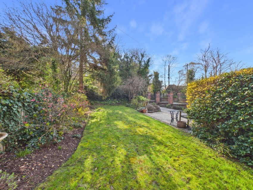 Images for Wooburn Green, High Wycombe, Buckinghamshire EAID:2640919782 BID:FHH