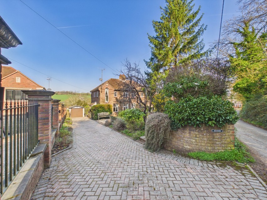 Images for Wooburn Green, High Wycombe, Buckinghamshire EAID:2640919782 BID:FHH