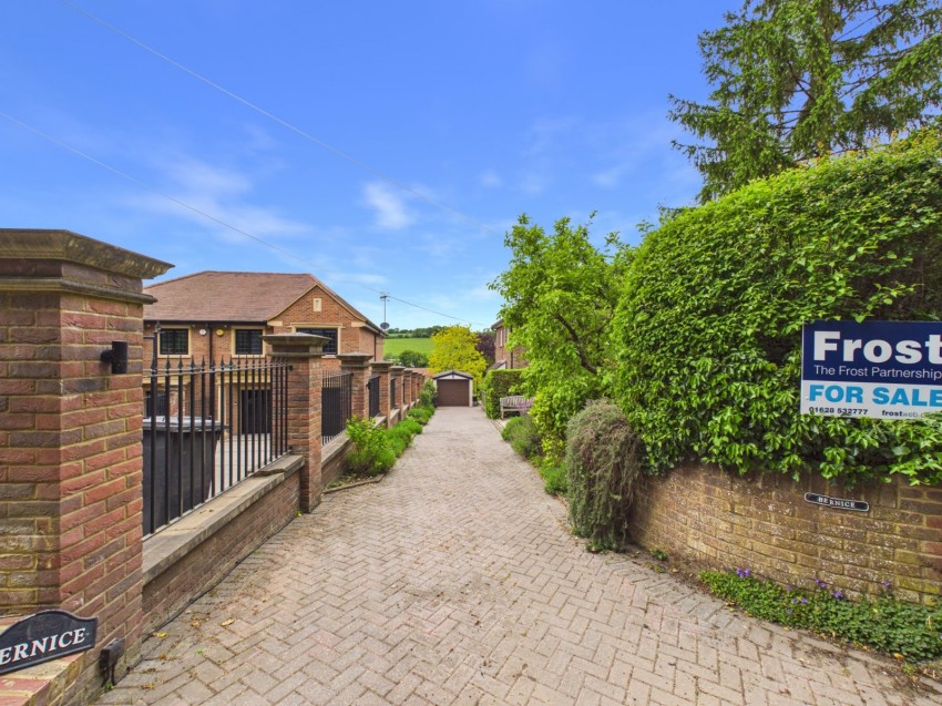 Images for Wooburn Green, High Wycombe, Buckinghamshire EAID:2640919782 BID:FHH
