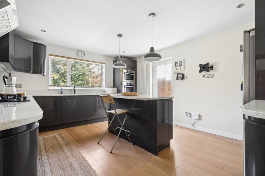 Images for Flackwell Heath, High Wycombe, Buckinghamshire EAID:2640919782 BID:FHH