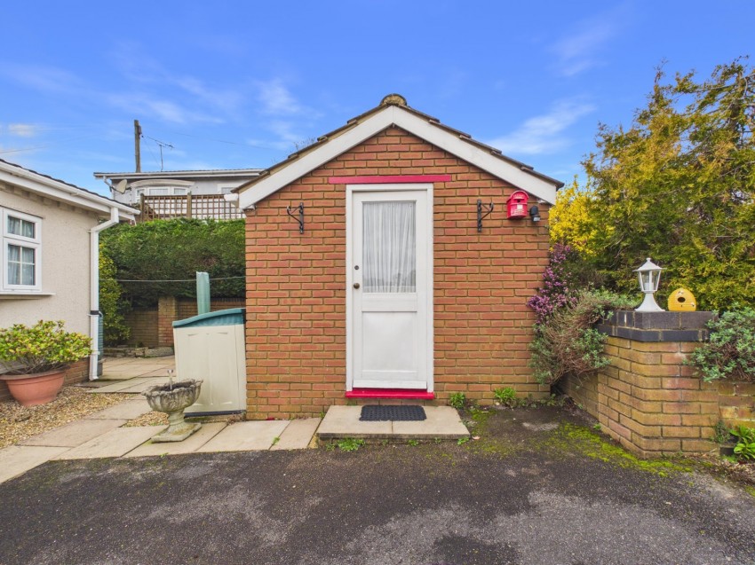 Images for Whitehouse Lane, Wooburn Moor EAID:2640919782 BID:FHH