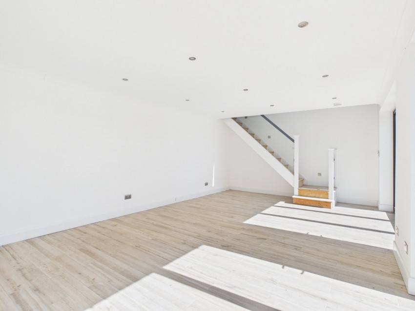 Images for High Wycombe, Buckinghamshire EAID:2640919782 BID:FHH
