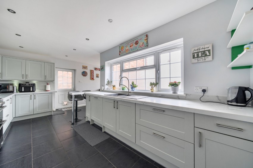 Images for Flackwell Heath, High Wycombe, Buckinghamshire EAID:2640919782 BID:FHH