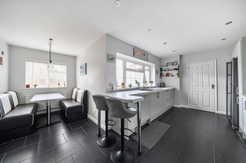 Images for Flackwell Heath, High Wycombe, Buckinghamshire EAID:2640919782 BID:FHH