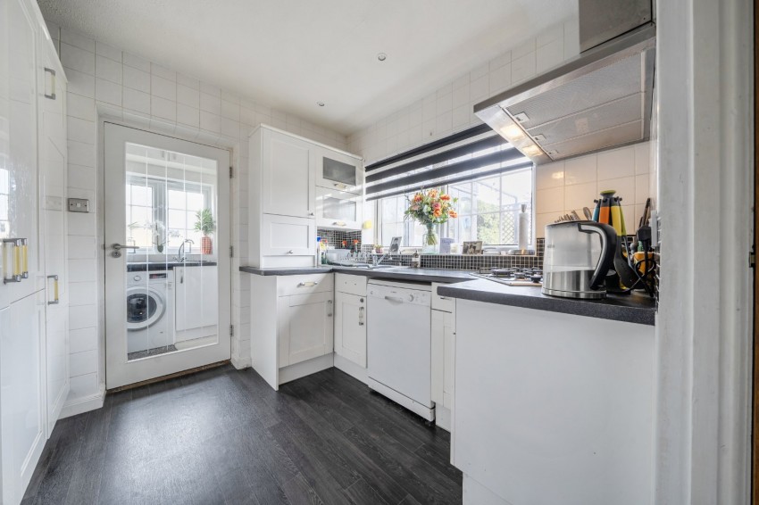 Images for Flackwell Heath, High Wycombe, Buckinghamshire EAID:2640919782 BID:FHH