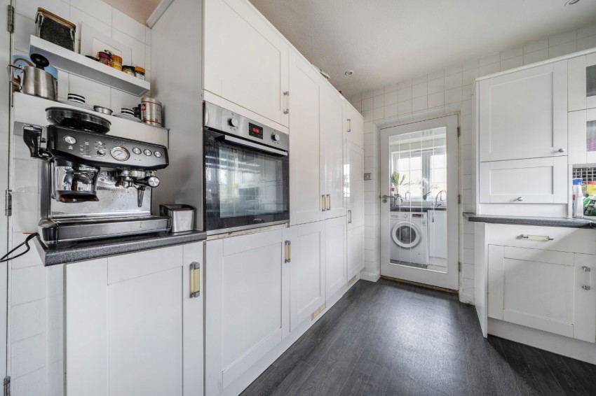 Images for Flackwell Heath, High Wycombe, Buckinghamshire EAID:2640919782 BID:FHH