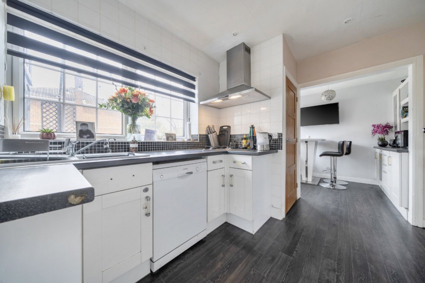 Images for Flackwell Heath, High Wycombe, Buckinghamshire EAID:2640919782 BID:FHH