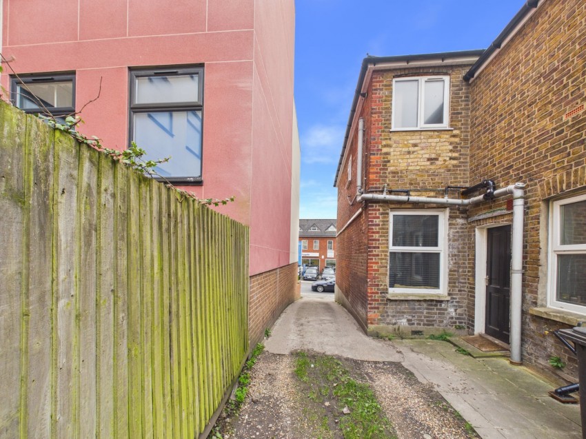 Images for High Wycombe, Buckinghamshire EAID:2640919782 BID:FHH