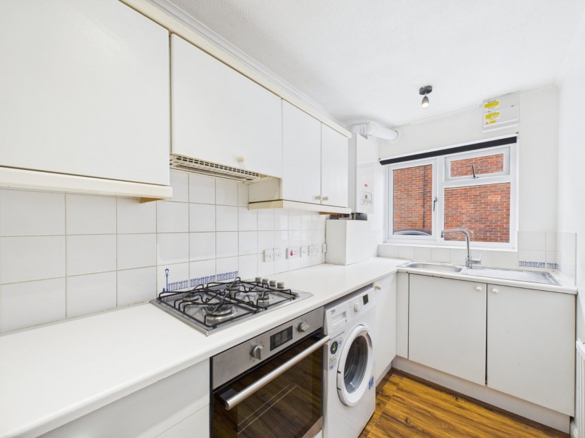 Images for Wooburn Green, High Wycombe, Buckinghamshire EAID:2640919782 BID:FHL