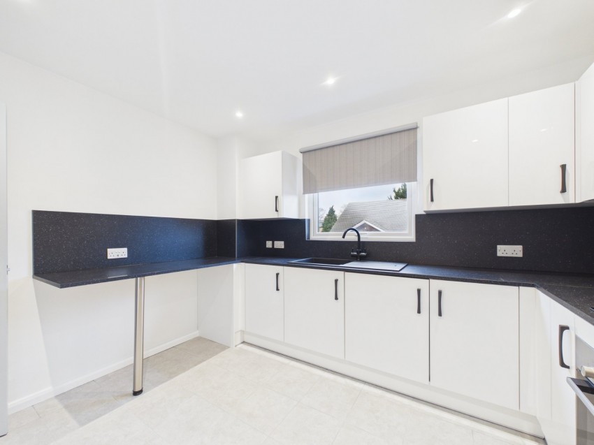 Images for Flackwell Heath, High Wycombe, Buckinghamshire EAID:2640919782 BID:FHL