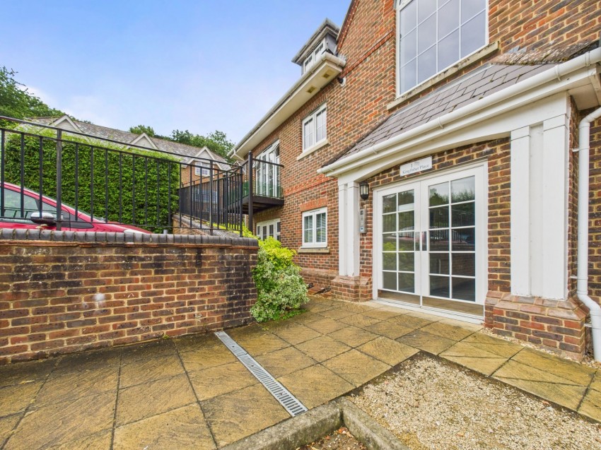 Images for High Wycombe, Buckinghamshire EAID:2640919782 BID:FHH
