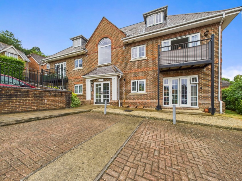 Images for High Wycombe, Buckinghamshire EAID:2640919782 BID:FHH
