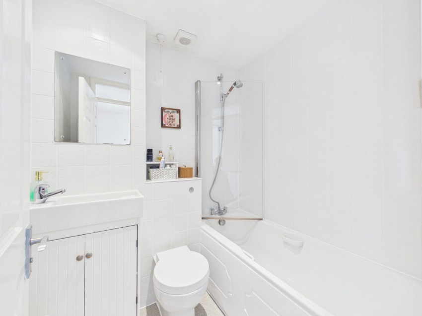 Images for Wooburn Green, Buckinghamshire EAID:2640919782 BID:FHH