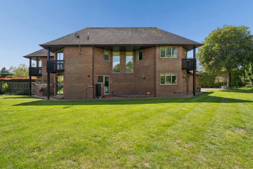 Images for Bourne End, Buckinghamshire EAID:2640919782 BID:FHH