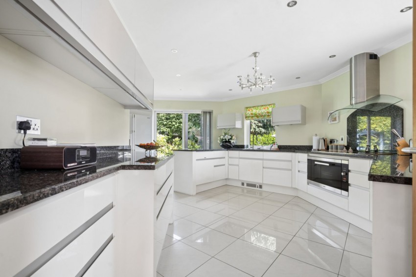 Images for Bourne End, Buckinghamshire EAID:2640919782 BID:FHH
