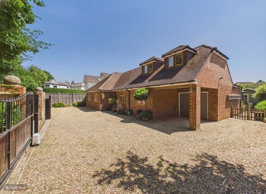Images for Bourne End, Buckinghamshire EAID:2640919782 BID:FHH