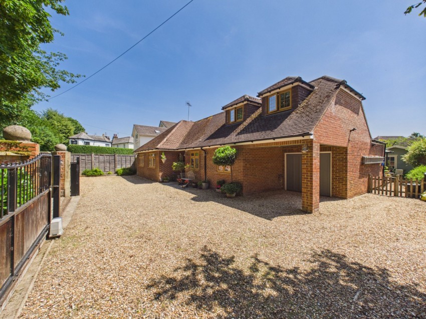 Images for Bourne End, Buckinghamshire EAID:2640919782 BID:FHH