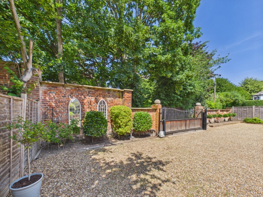 Images for Bourne End, Buckinghamshire EAID:2640919782 BID:FHH