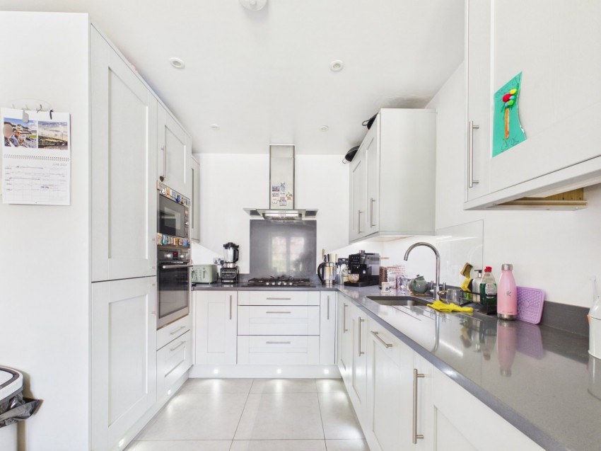 Images for Lane End, High Wycombe, Buckinghamshire EAID:2640919782 BID:FHH