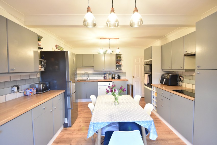 Images for Magpie Lane, Flackwell Heath, Buckinghamshire EAID:2640919782 BID:FHL