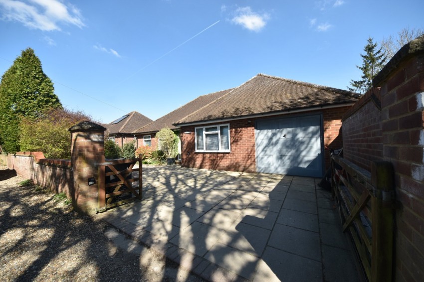 Images for Magpie Lane, Flackwell Heath, Buckinghamshire EAID:2640919782 BID:FHL
