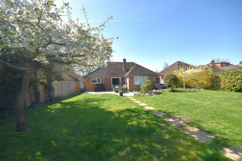 Images for Magpie Lane, Flackwell Heath, Buckinghamshire EAID:2640919782 BID:FHL